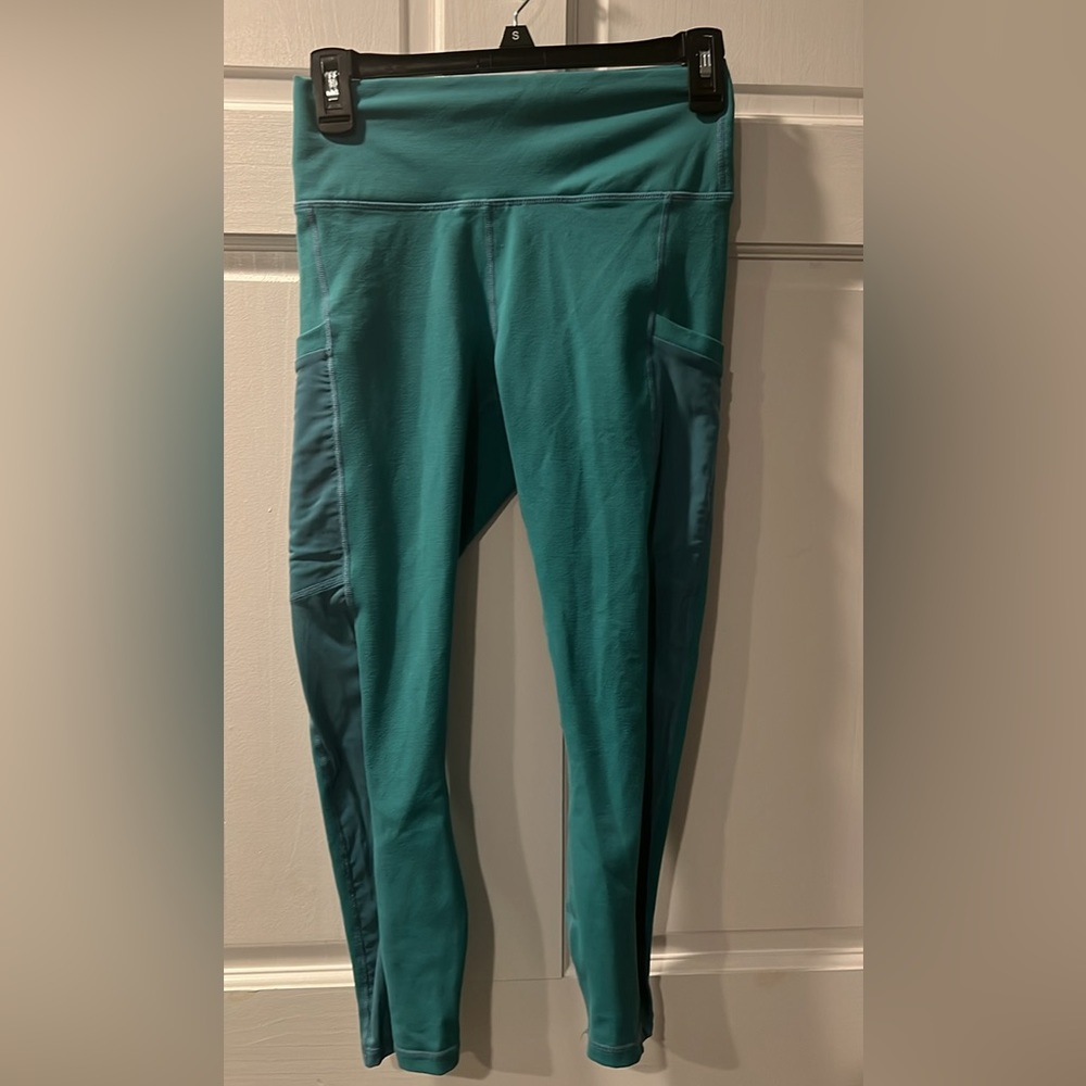22. Fabletics PowerHold Leggings Size Small